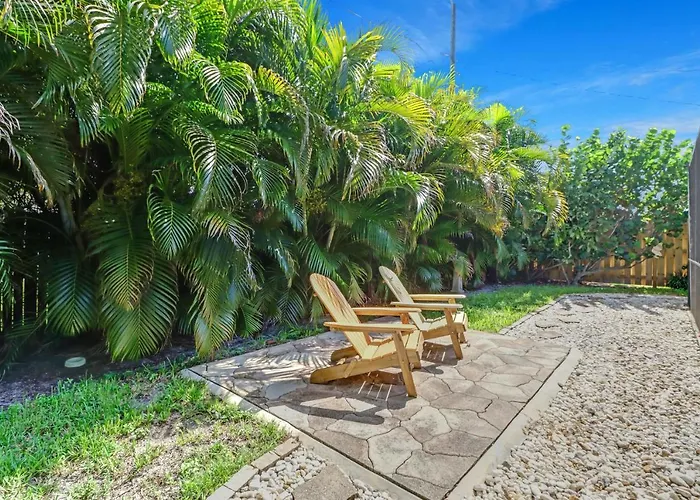 Cozy Beach House - 5 Minutes From Vanderbilt Beach